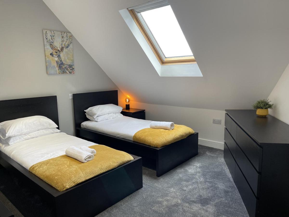 Top Floor Luxury & Stylish - Sleeps 5 *